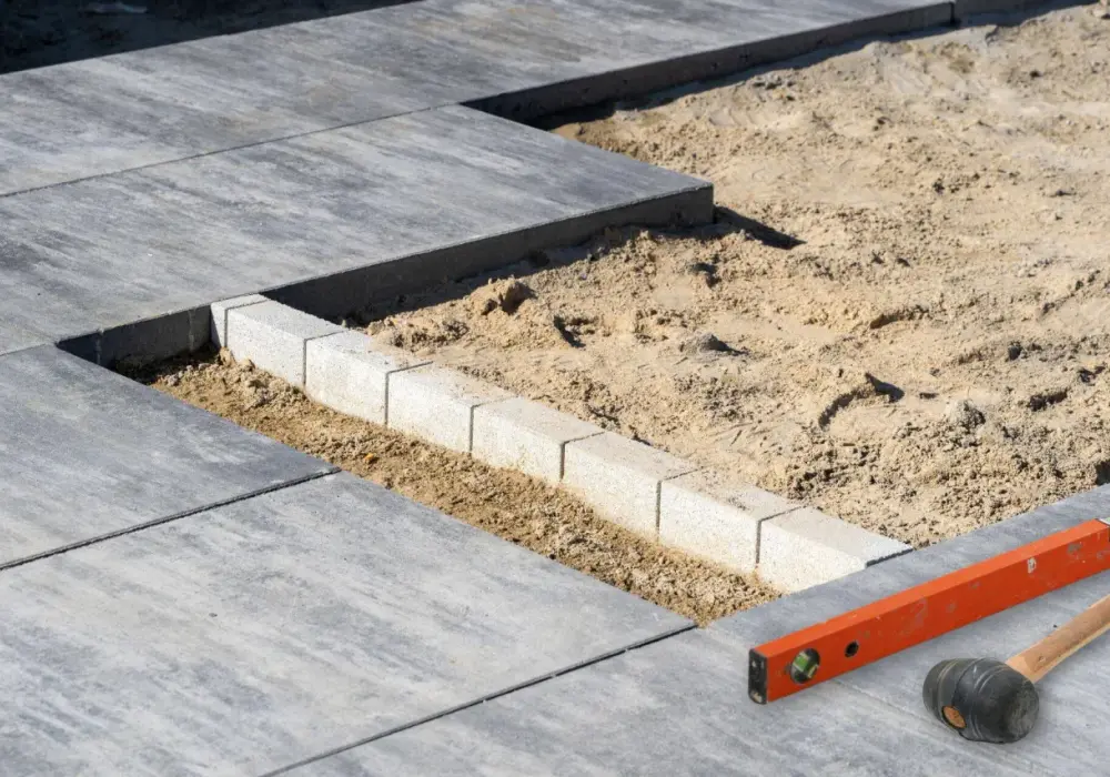 Jak położyć płyty betonowe na tarasie? Proste kroki i skuteczne metody
