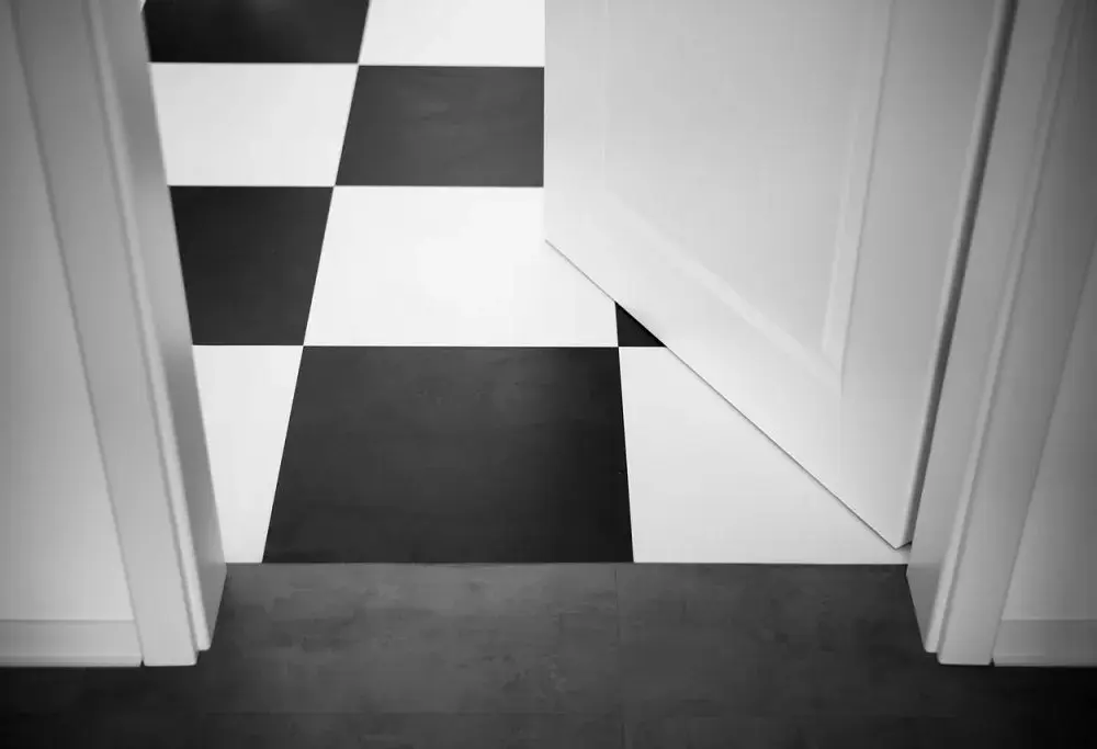 Płytki czy panele w przedpokoju – co wybrać, aby nie żałować?