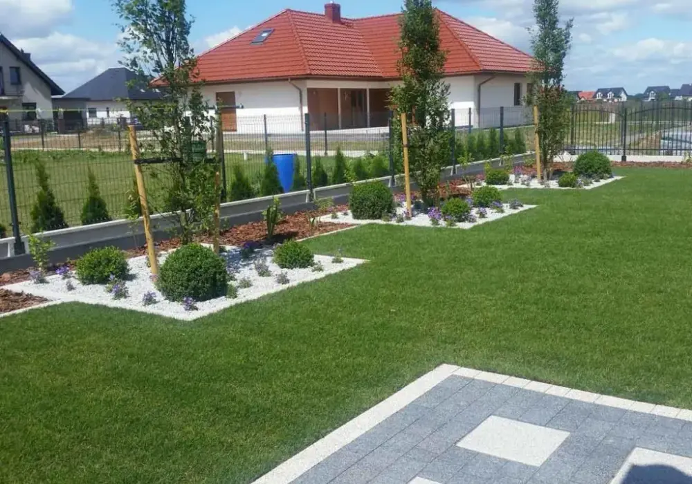 Jak urządzić ogród przed tarasem, aby stworzyć piękną i funkcjonalną przestrzeń