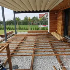 Jak zbudować taras drewniany z zadaszeniem - krok po kroku do sukcesu