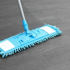 Jaki mop do paneli podłogowych wybierać, aby nie uszkodzić podłogi?