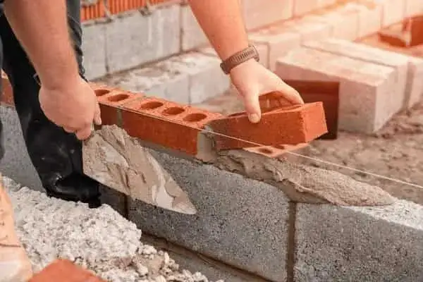 Zdjęcie Jaka zaprawa do nadproży zapewni trwałość i bezpieczeństwo konstrukcji?