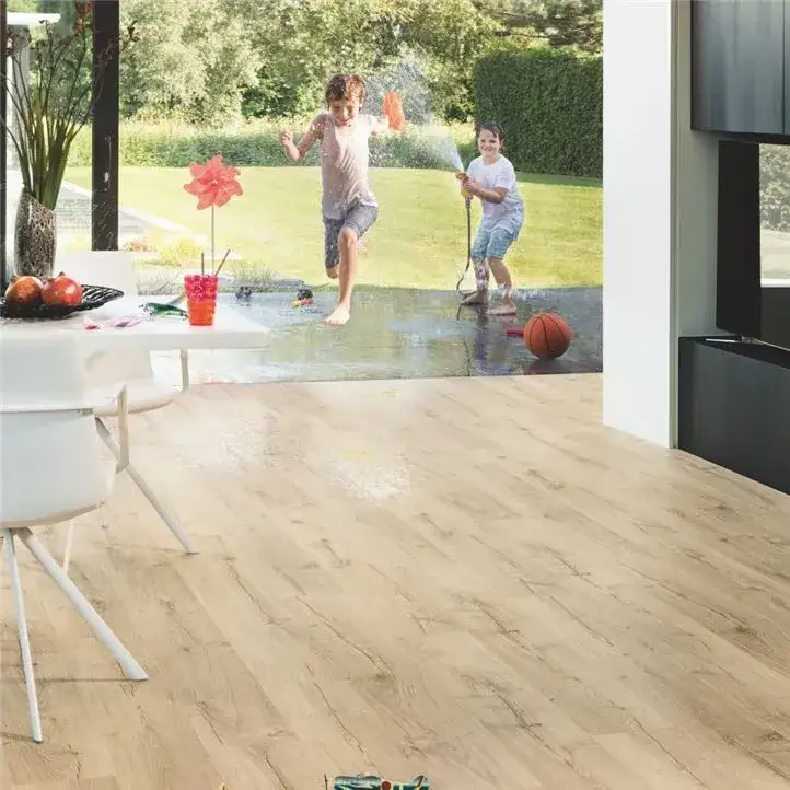 Zdjęcie Panele Quick Step czy Kronopol – co wybrać dla idealnej podłogi?